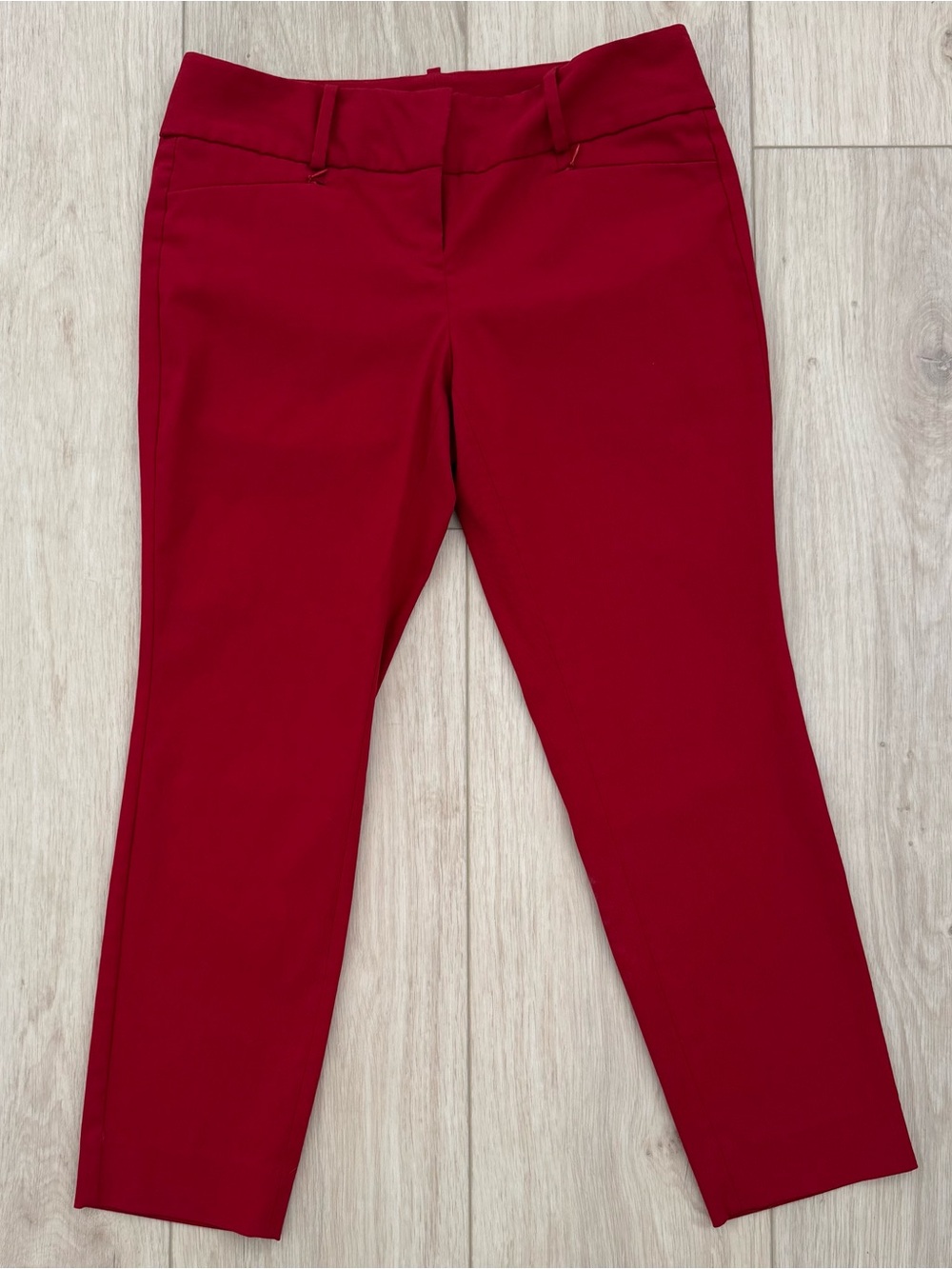 Women’s The Limited Exact Stretch red size 8 flat front dress pants beautiful!